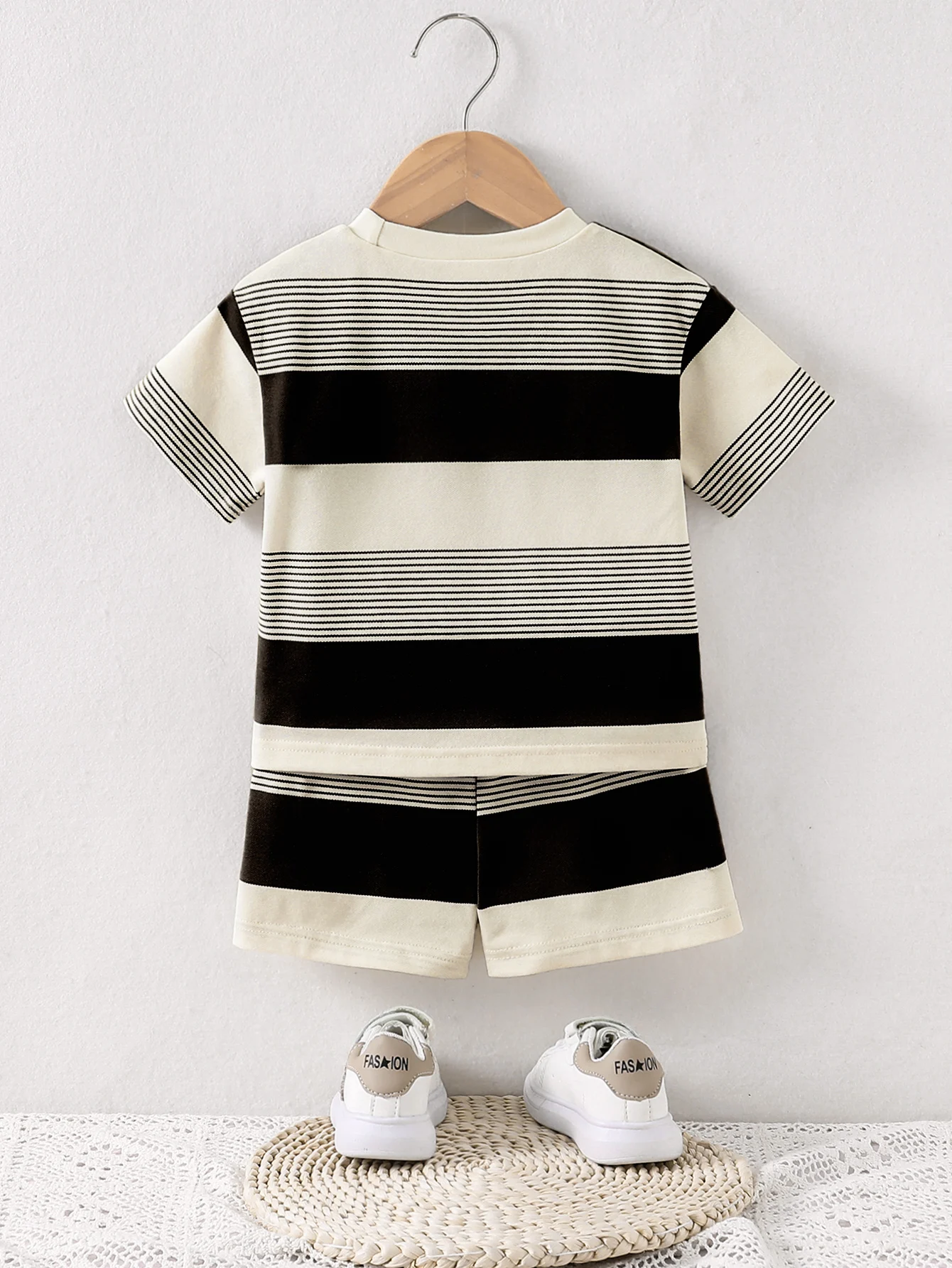 2026 New Baby Summer Cool and Breathable Knitted Round Neck T-Shirt + Shorts Two-Piece Set for Boys and Girls Infants and Toddlers
