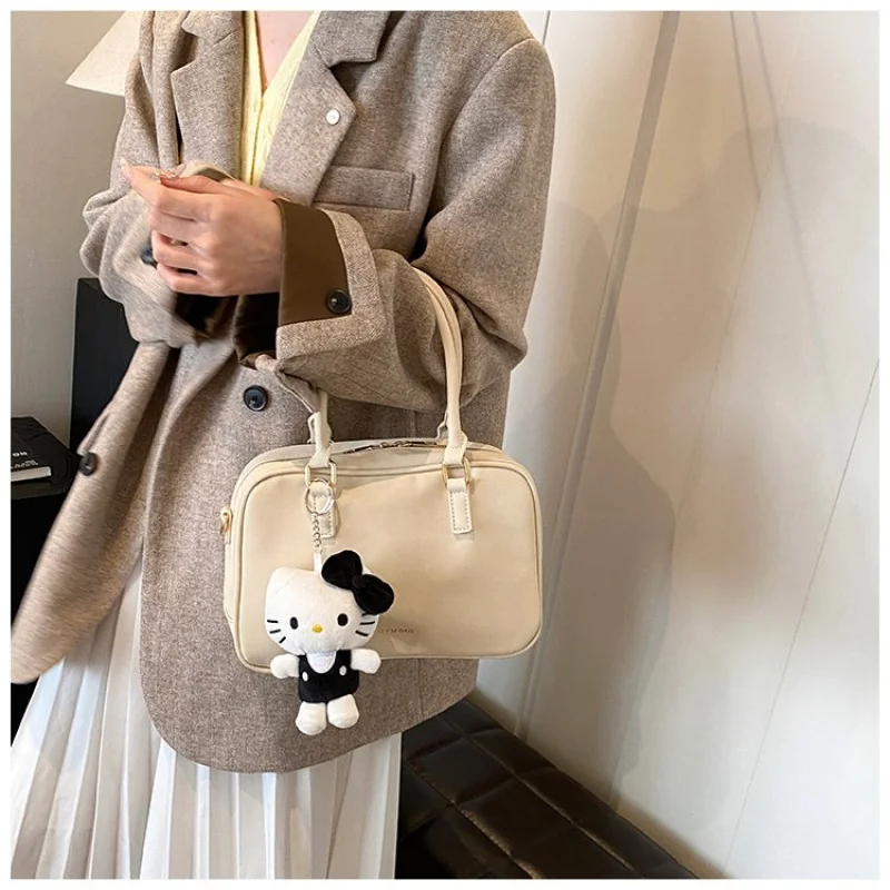 

Minimalist Leather Tote Bag With Large Capacity Vintage Paris Influence And Trendy Commuter Friendly Style