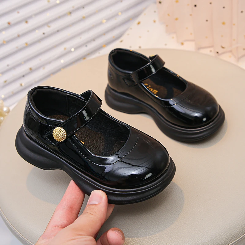 

Girls Leather Shoe 2025 Fashion hot selling thick Versatile Season New Flat Shoes Simple Girls Non Slip Shoes