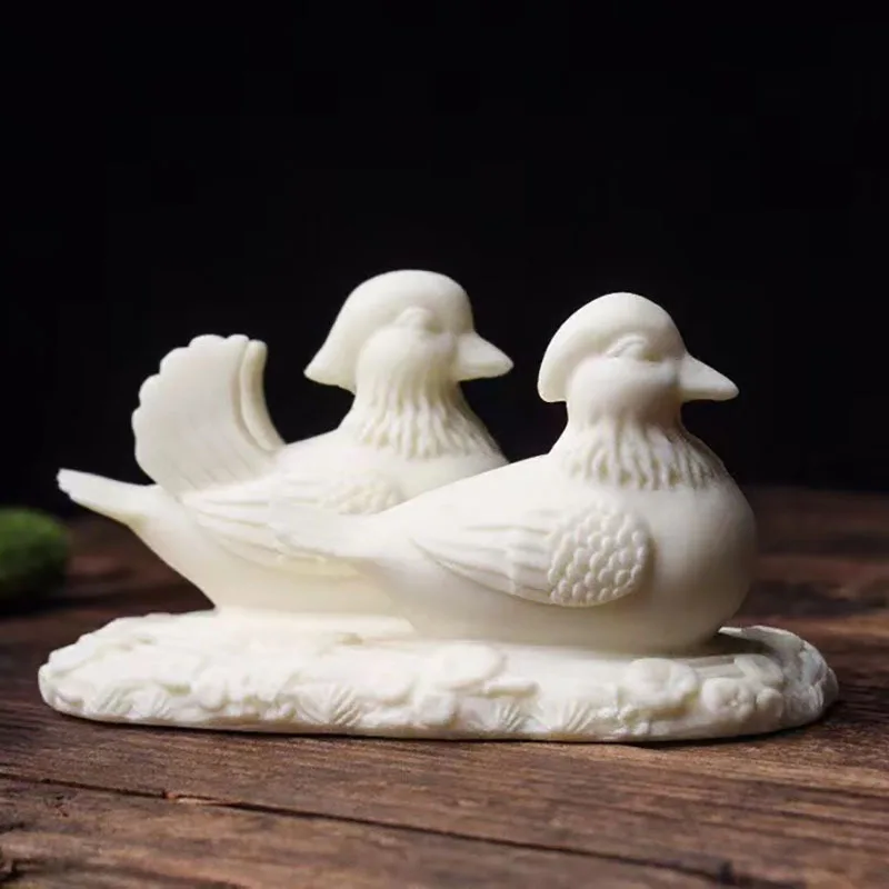 Ivory Nut Carved Mandarin Ducks Playing in the Water Ornaments Home Bedroom Wedding Gifts for Men and Women Wedding Decoration f