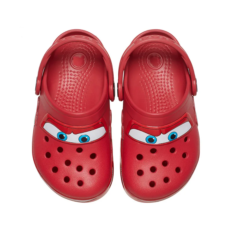 Disney Lightning Mcqueen buty Led podświetlane samochodem buty dla dzieci animacja dziecięce sandały plażowe wodoodporne dziury dno chłopcy