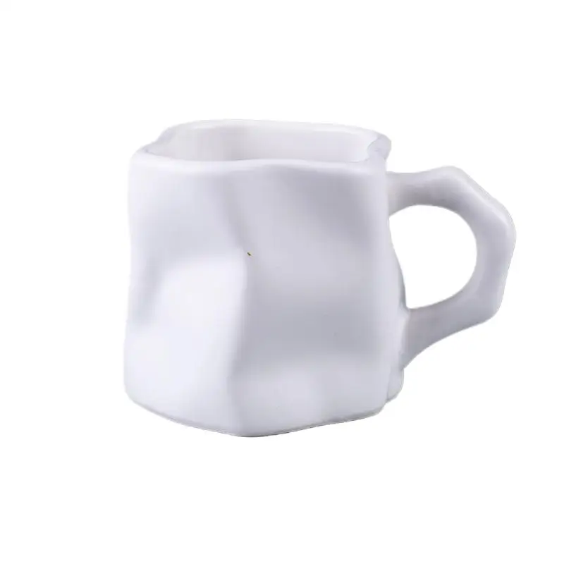

Japanese-style ceramic coffee cups, personalized with handles, irregular cups and saucers