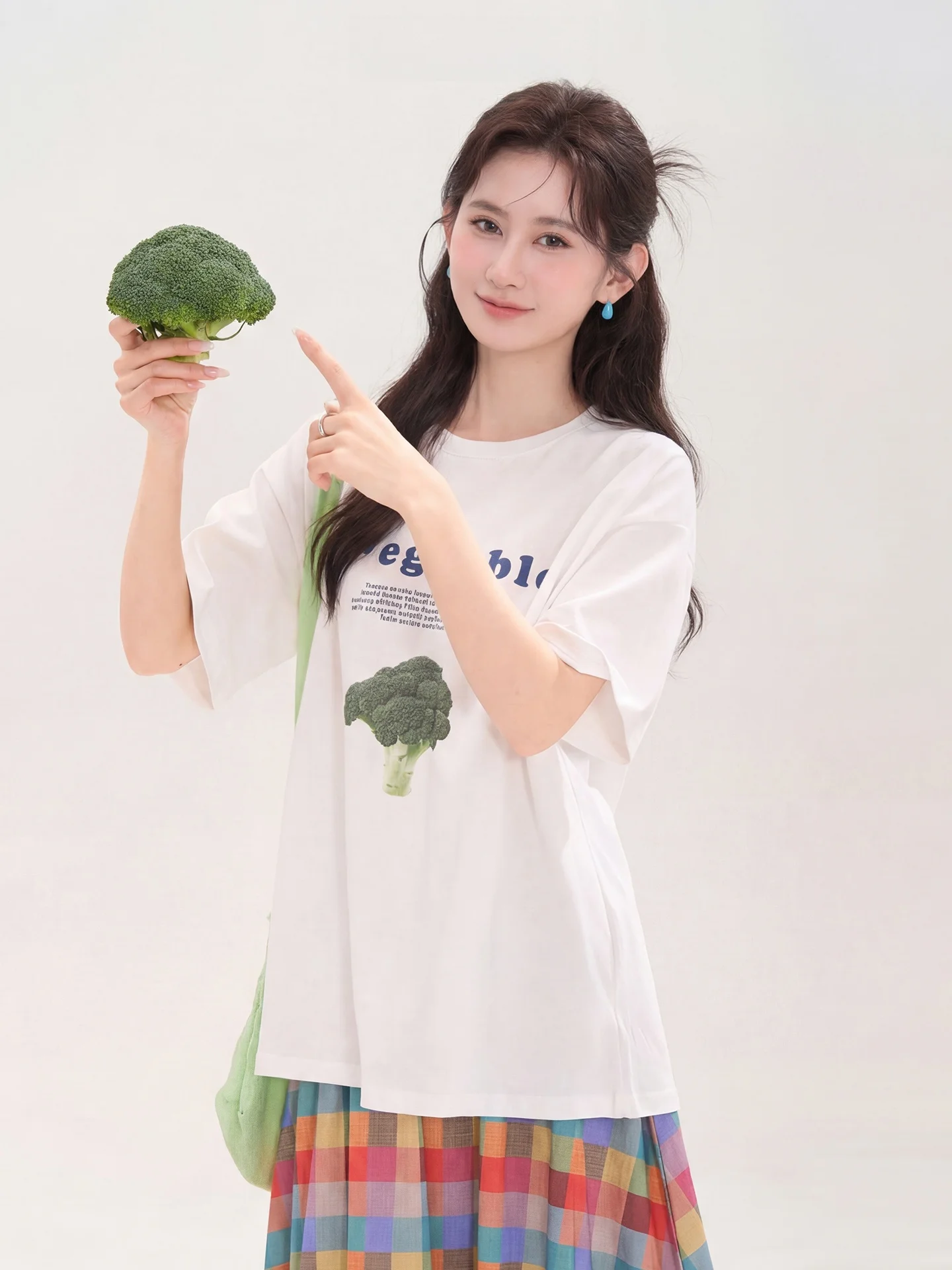 

Летняя яркая женская футболка Heme с круглым вырезом и короткими рукавами, повседневный свободный крой, хлопковый топ с принтом фруктов и овощей