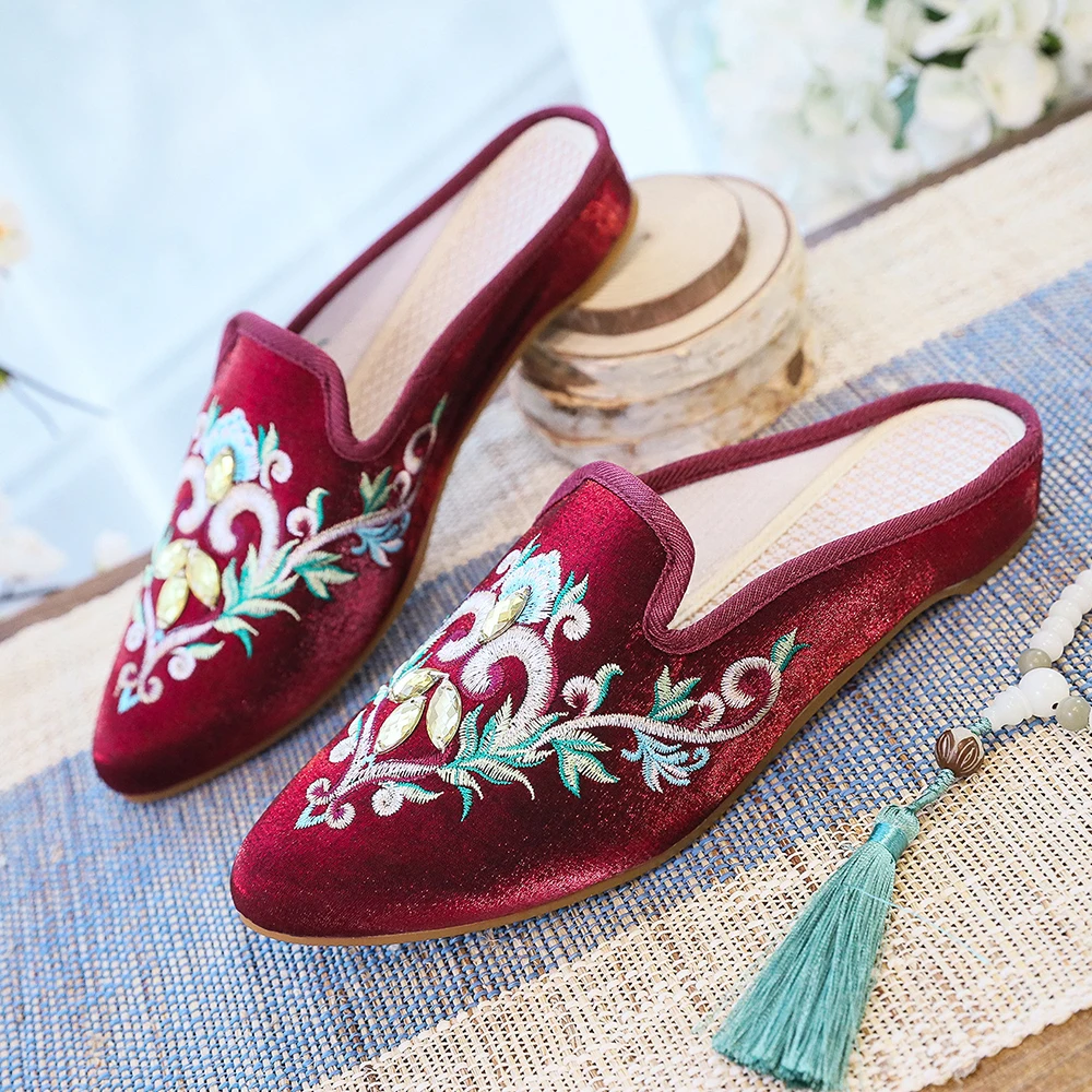 Veowalk Flower Embroidered Women Velvet Cotton Fabric Flat Mules Slippers Pointed Toe Comfortable Summer Shoes For Ladies