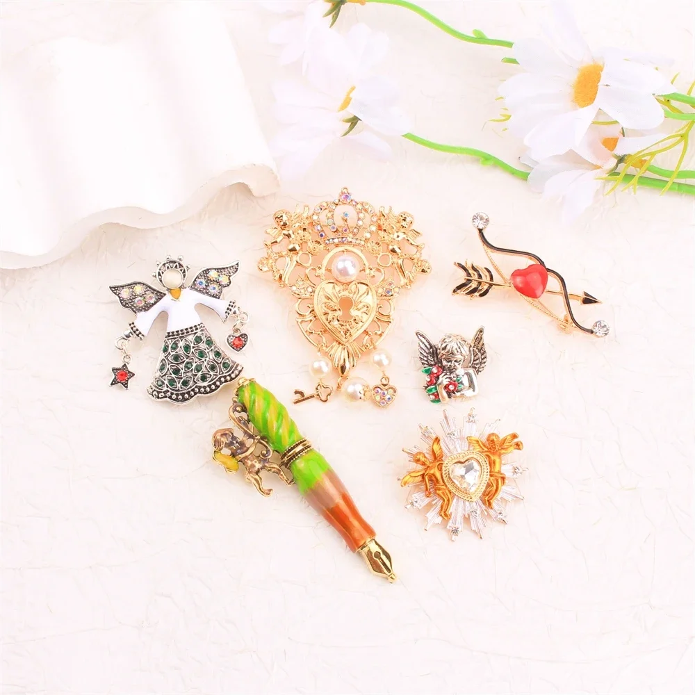 Valentine's Day Rhinestone Cupid Designs Women's Brooch，Suit Coat Clothing Accessories，Holiday Party Couple Surprise Gift