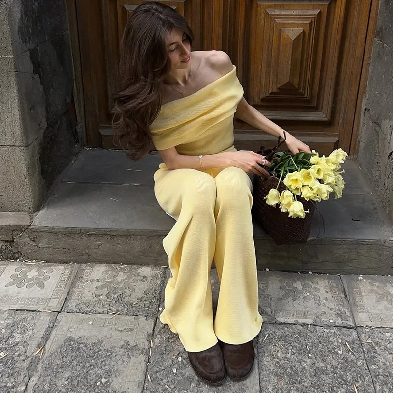 Roupas femininas 2025 verão novo estilo de um ombro amarelo topo cintura alta calças de renda terno roupas de clube Vestidos