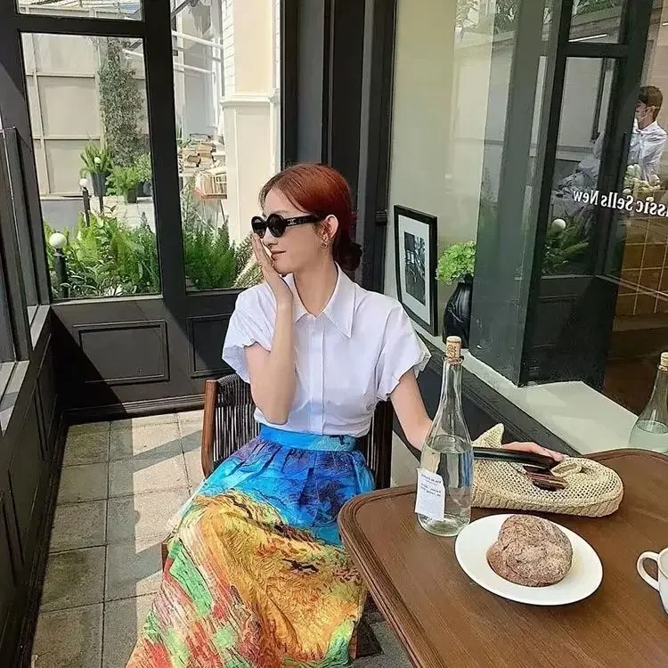 Neuer Stil für Frauen im Frühling, fette Mädchen, birnenförmige Figuren tragen Fee, Superfee, Van-Gogh-Ölgemälde, Kunst, halblanger Rock