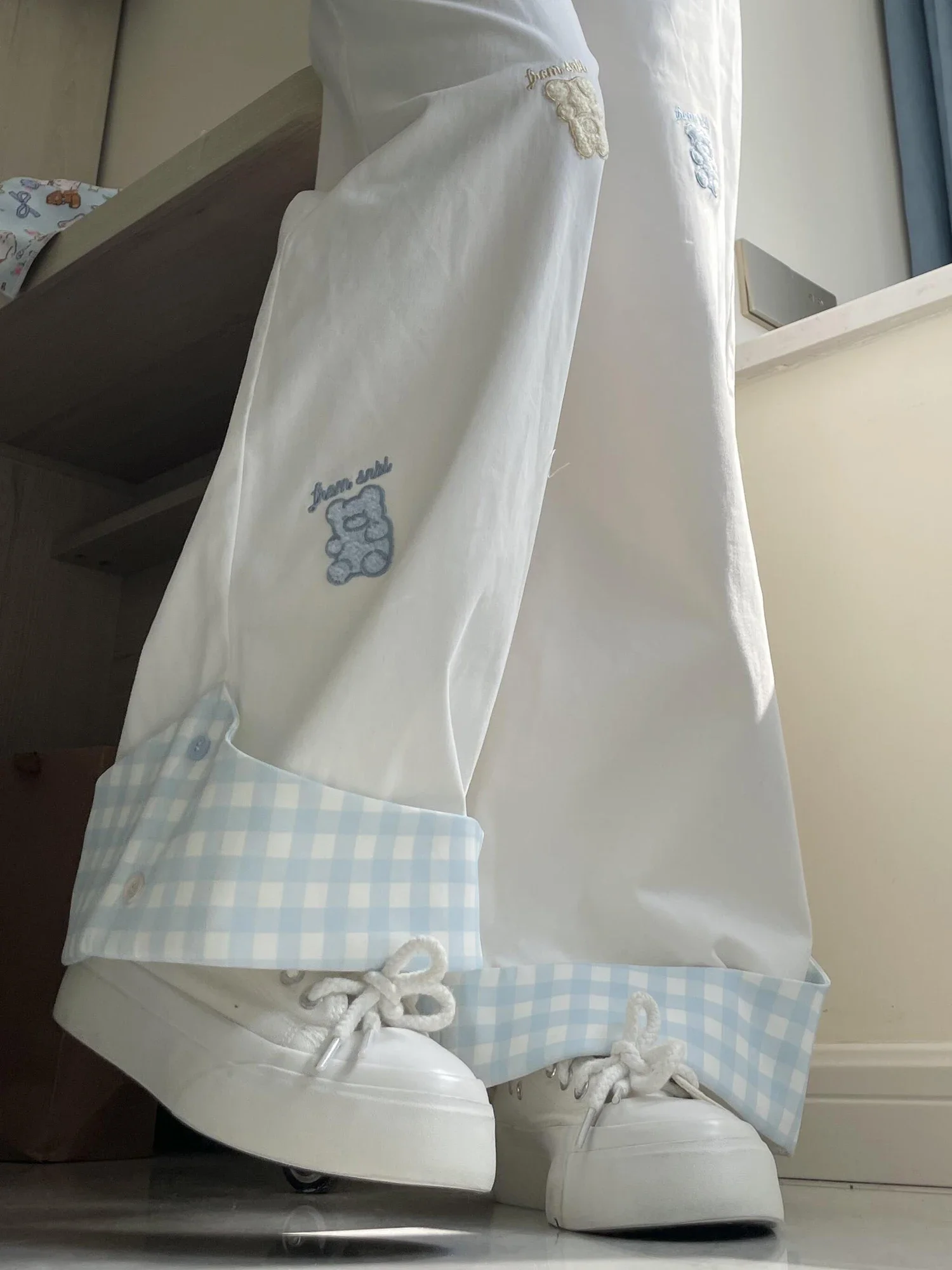 

Women White Embroidery Kawaii Bear Y2k Jeans Vintage Plaid Patchwork Loose Trousers Streetwear Harajuku Denim Pants