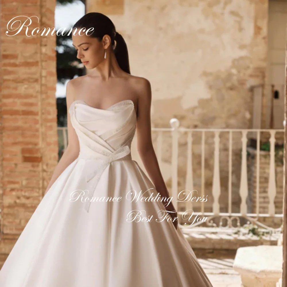 Robe De mariée trapèze moderne plissée et perles, sans bretelles, avec traîne De balayage, sans manches, dos nu, personnalisée, 2025