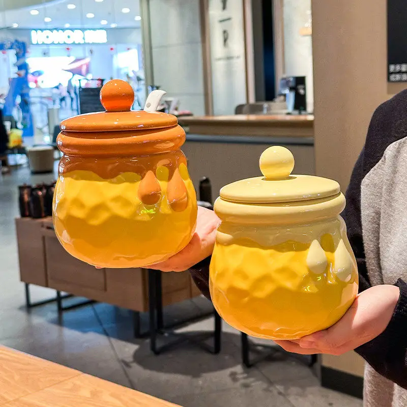 Cream honey jar ceramic with lid and spoon food grade storage jar large capacity high temperature resistance can be use as a cup