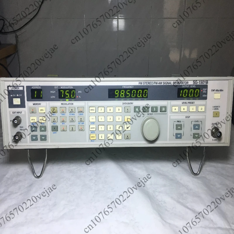 

SG-1501B Стереогенератор высокочастотных сигналов 100 кГц-150 МГц