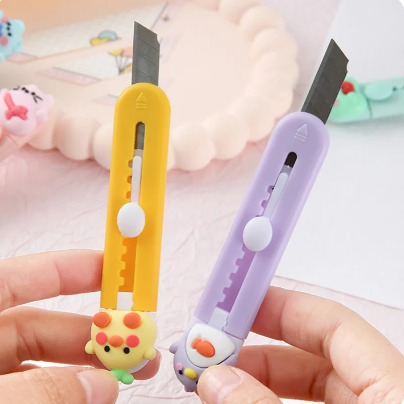 30 Pezzi Mini Taglierini a Forma di Animali Cartoon con Blocco di Sicurezza, Taglierino Retrattile per Buste, Scatole, Fai-da-Te, Cancelleria per Ufficio