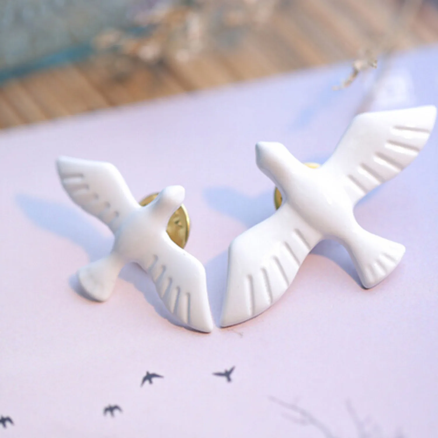 New Trendy Swallow Brooch Acrylic Vintage White Peace Dove Animal Birds Brooch Pin Fashion Jewelry Girl Accessories For Women