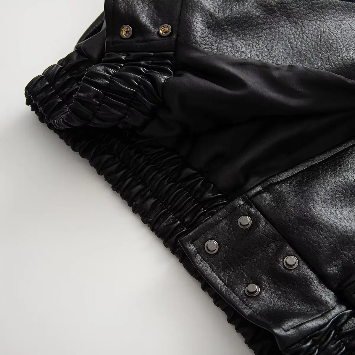 BSAY 2026 Neue Damen Vintage Mode Kunstleder-Motorradjacke mit Reverskragen, Gürtel-Dekor, Taschen, Elastischem Saum, Lässiger Kurzer Mantel – Detail 22