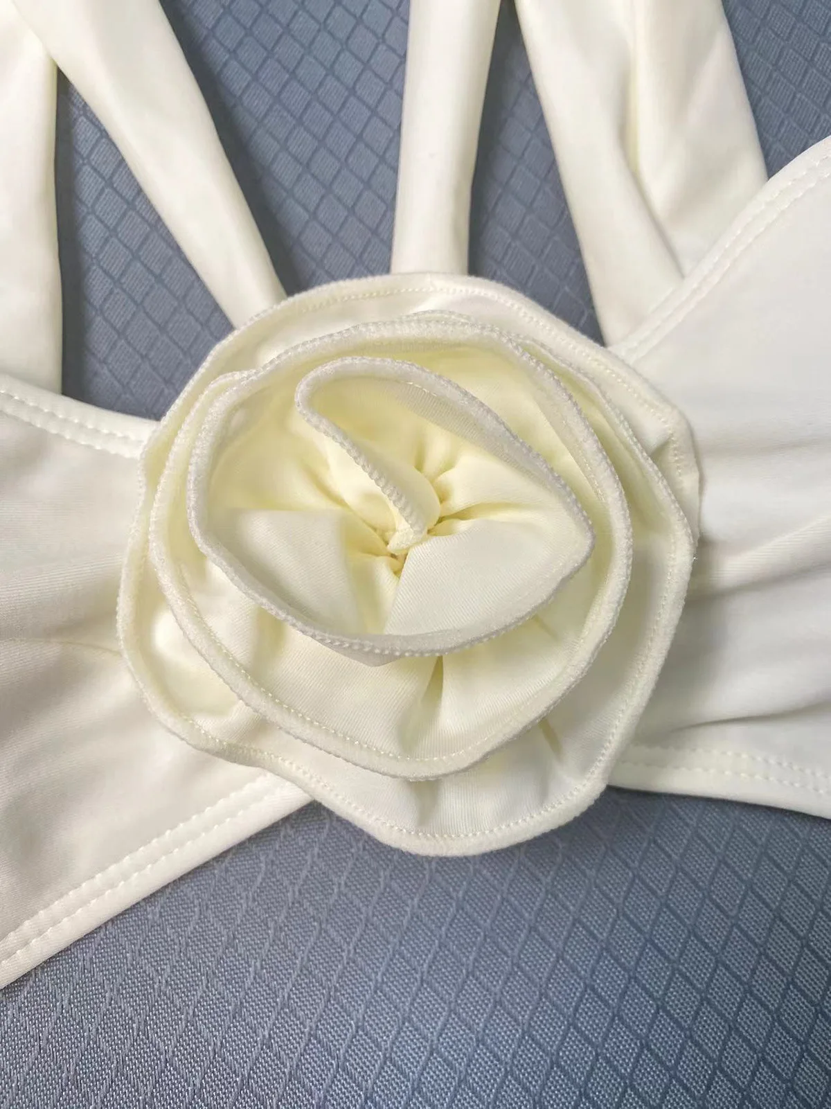 New Bikinis Set Solid Color Sexy Three-dimensional Flower Split Women's Swimsuit