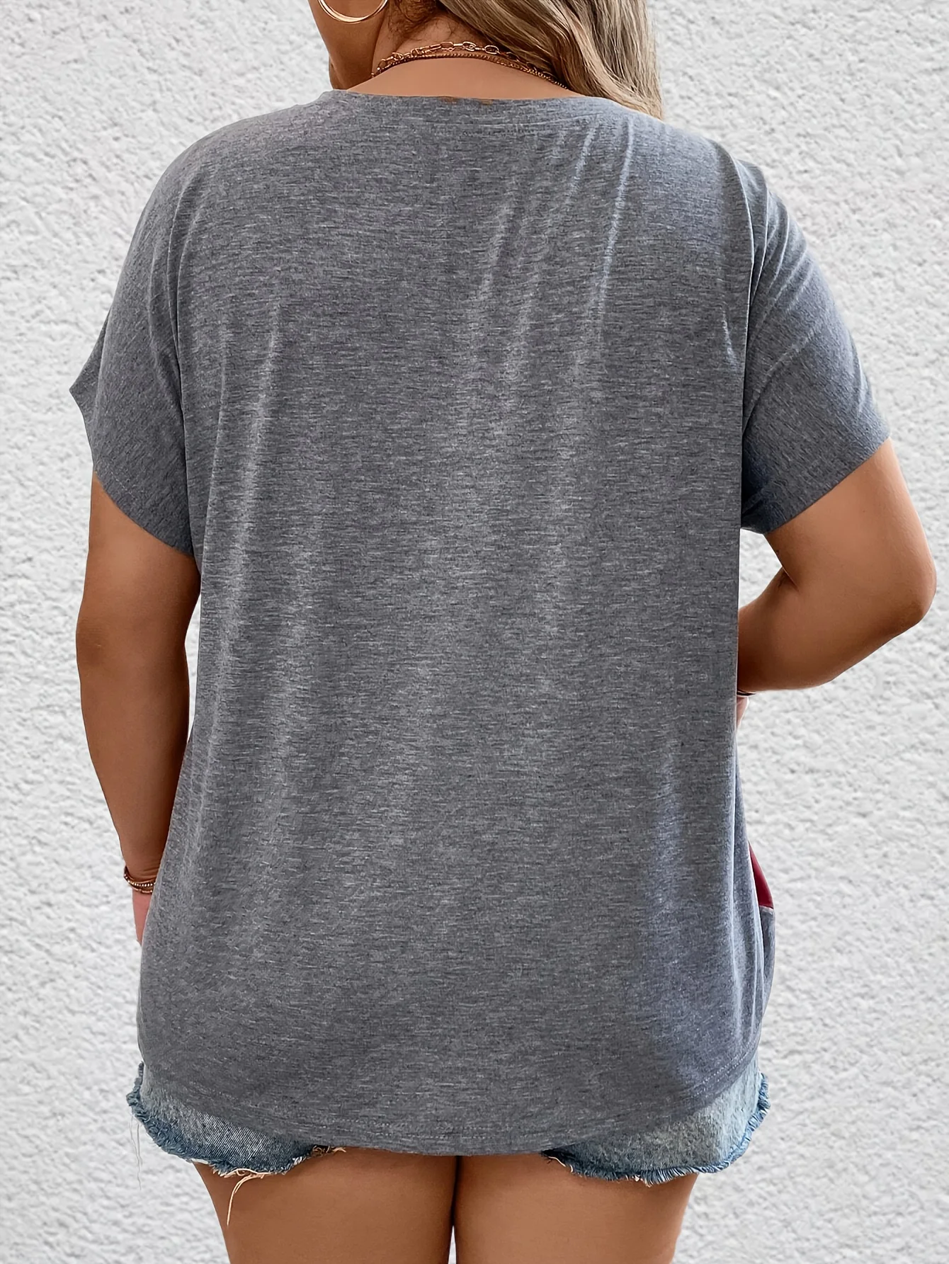 Kaus Lengan Pendek Fashion Wanita Ukuran Besar 1Xl-5XL dengan Kaus Longgar Lengan Pendek Leher V Wanita Kontras