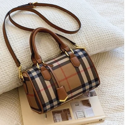 

Вместительная классическая сумка через плечо с полосатым и клетчатым узором, из искусственной кожи, с регулируемым ремнем и застежкой-молнией, для повседневного использования