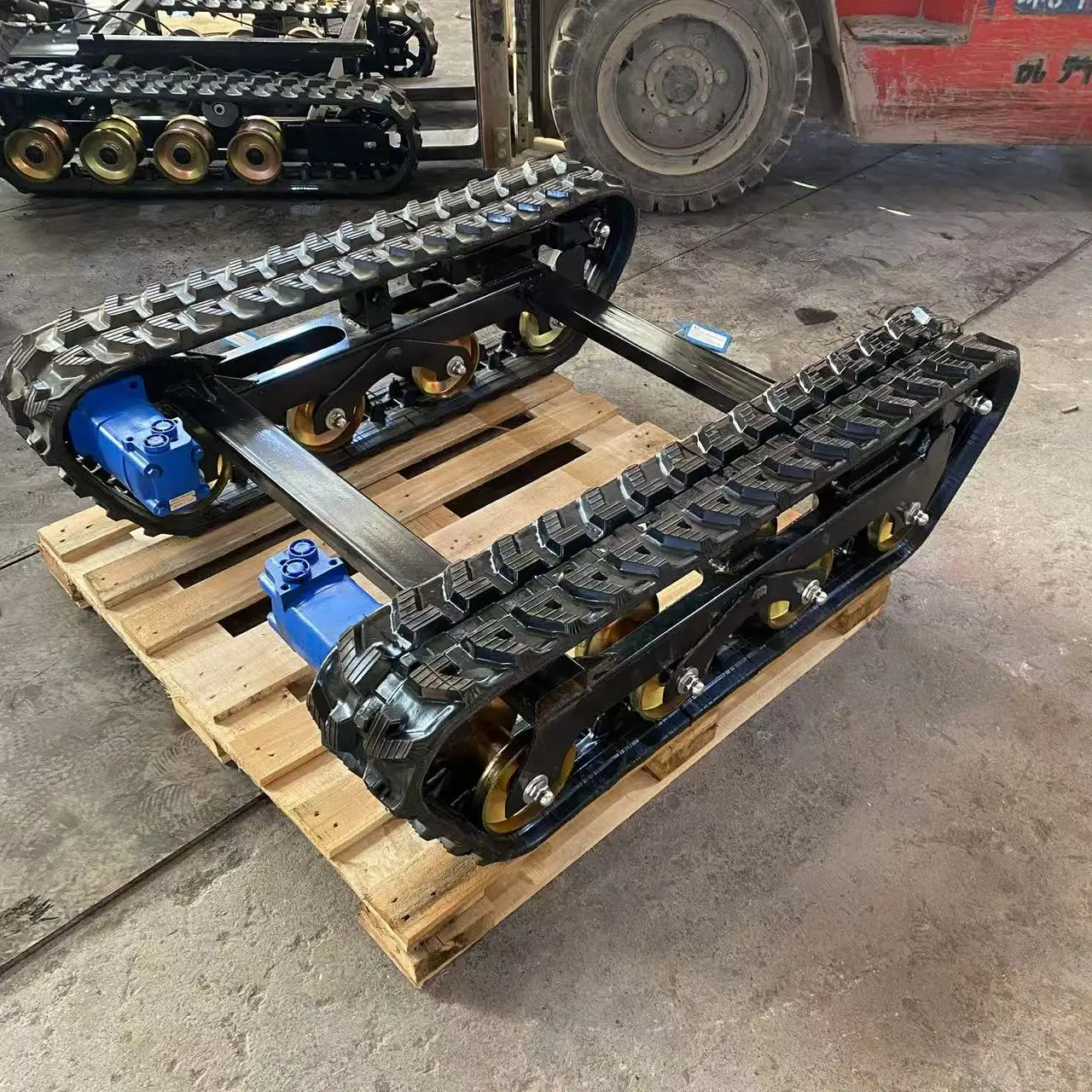 

Customized Crawler Rough Terrain Carrier Construction Machinery Parts Durable Rubber Track Chassis Hydraulic Motor Undercarriage