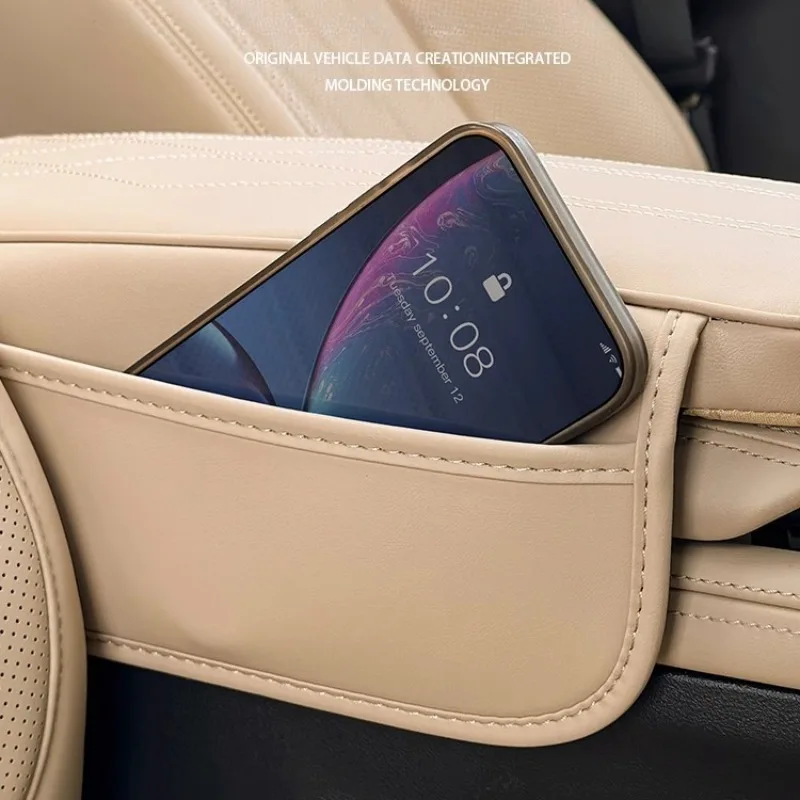 لجيلي Monjaro Xingyue L 2025 الجلود سيارة التحكم المركزي مسند الذراع صندوق سطح الغطاء الواقي تقليم ذراع السيارة وسادة استراحة