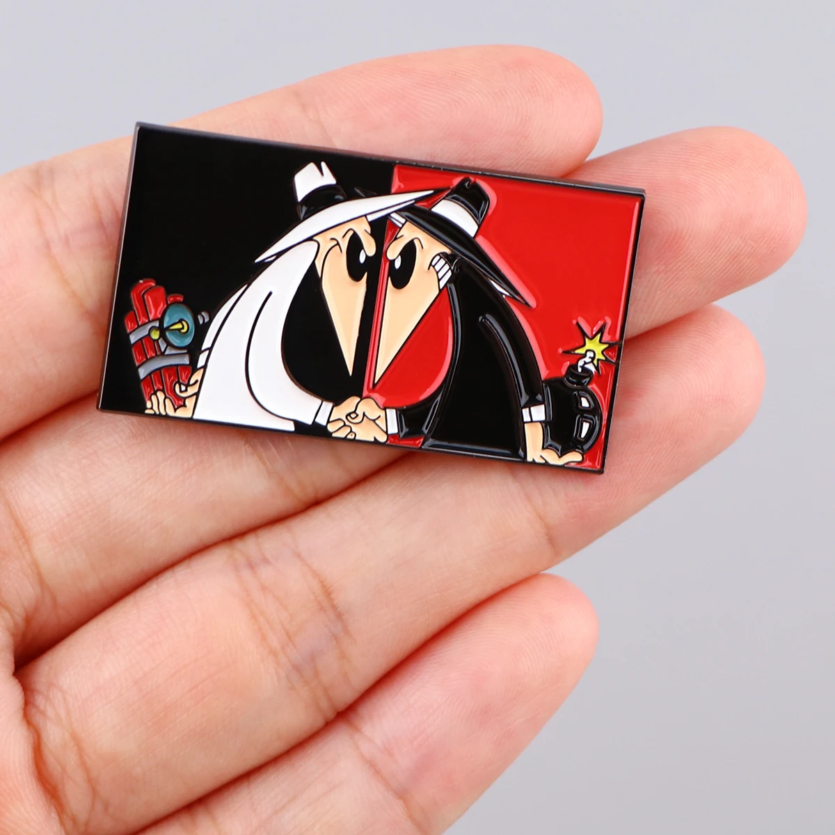 Comic Spy vs Spy Badge on Backpack Black and White Spy Enamel Pin Brooch Lapel Pin Clothing Cartoon Jewelry Kids Fans Badge Gift