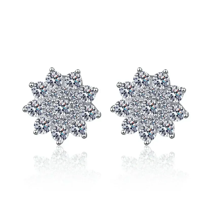 

Classic Flower Earplug Stud Earrings Platinum PT950 Women Wedding Jewelry 0.708Carat Moissanite Diamond Girlfriend Birthday Gift
