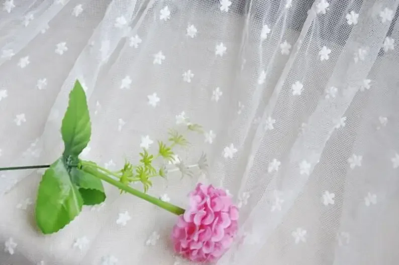 Tessuto di pizzo ricamato con stella avorio Abito in pizzo ricamato con filo di cotone morbido, abito da ragazza di fiori, abito da ballo o tende 1 metro