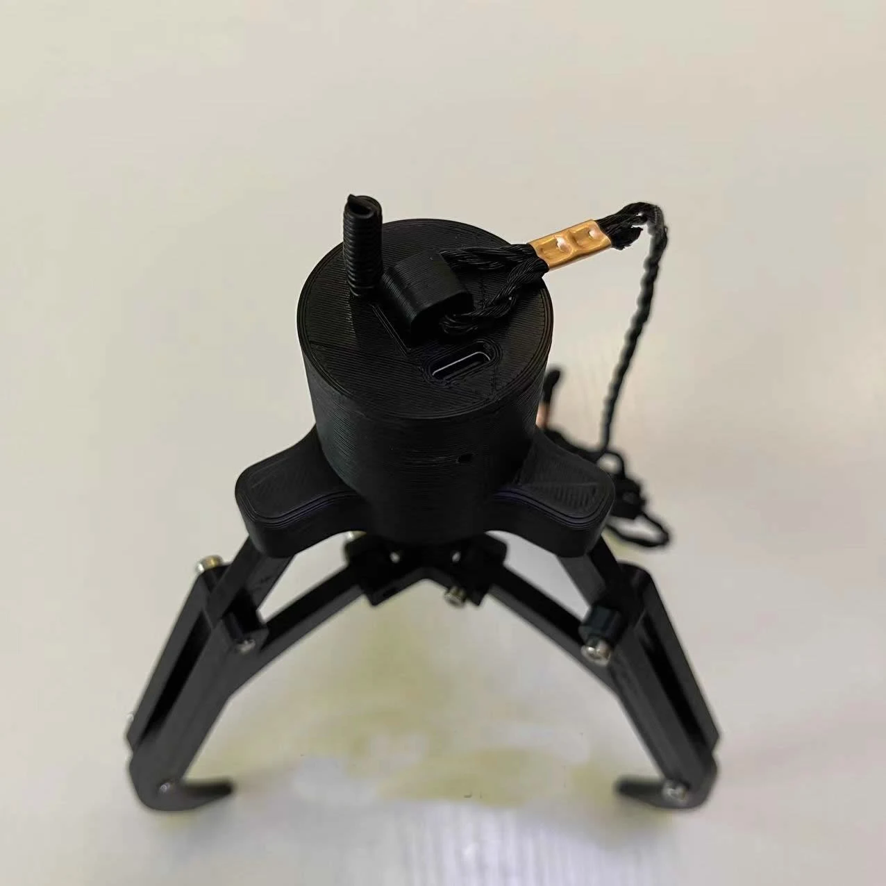 UAV universal remote control mechanical hooks FPV drones explore hunt pick fruit fish release bait evo2 rescue airdrop clip x30