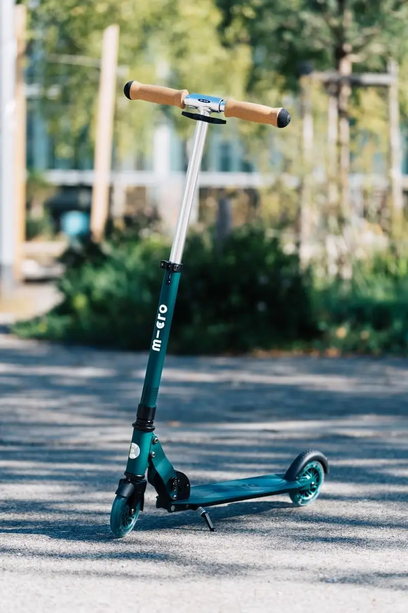 Electric Scooter for Adults, 18/12 Miles Long Range Commuting Electric Scooter with Cruise Control, Double Braking Systems