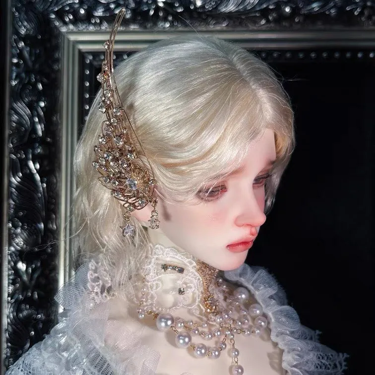 

Delicate 1/3 BJD Doll Earrings, The Wings Are Secured With Magnets Behind 1 Piece