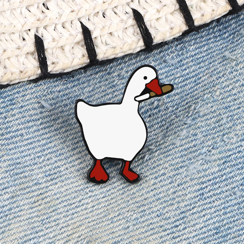 Funny White Goose Brooches Enamel Pins Cartoon Fat Duck with Knife Badges Backpack Hat Shirt Lapel Pin Jewelry Gifts for Friends