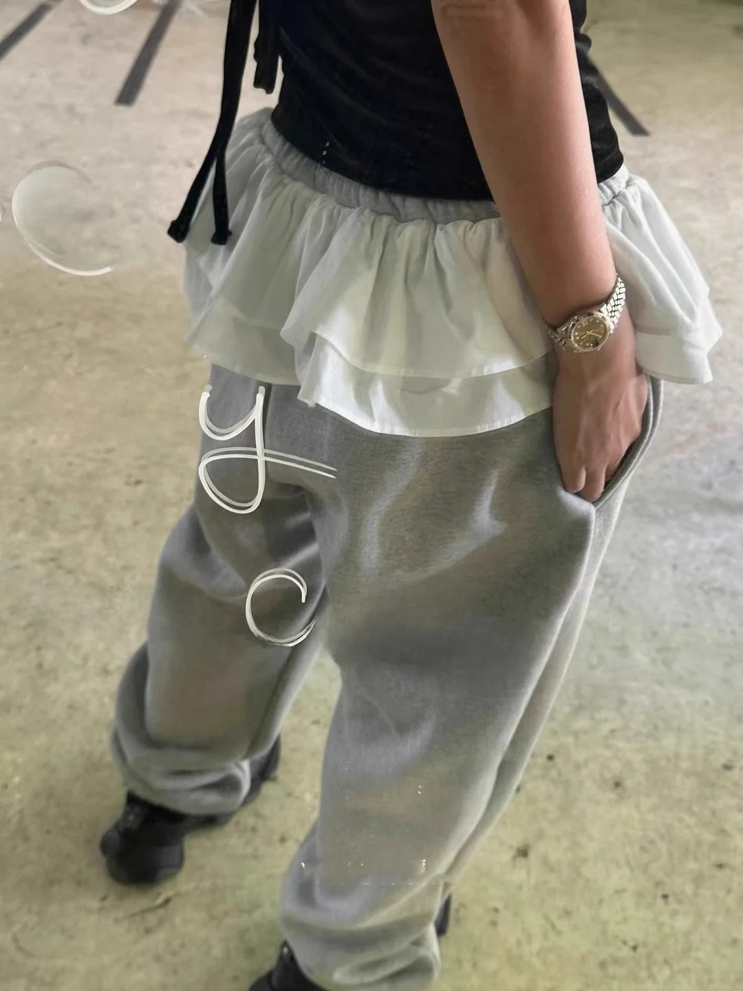 بناطيل كاجوال عالية الخصر بنطال ذو قصة أرجل واسعة مرونة الخصر مكبل Sweatpants تصميم شخصي تنورة بحاشية مرقعة Sle