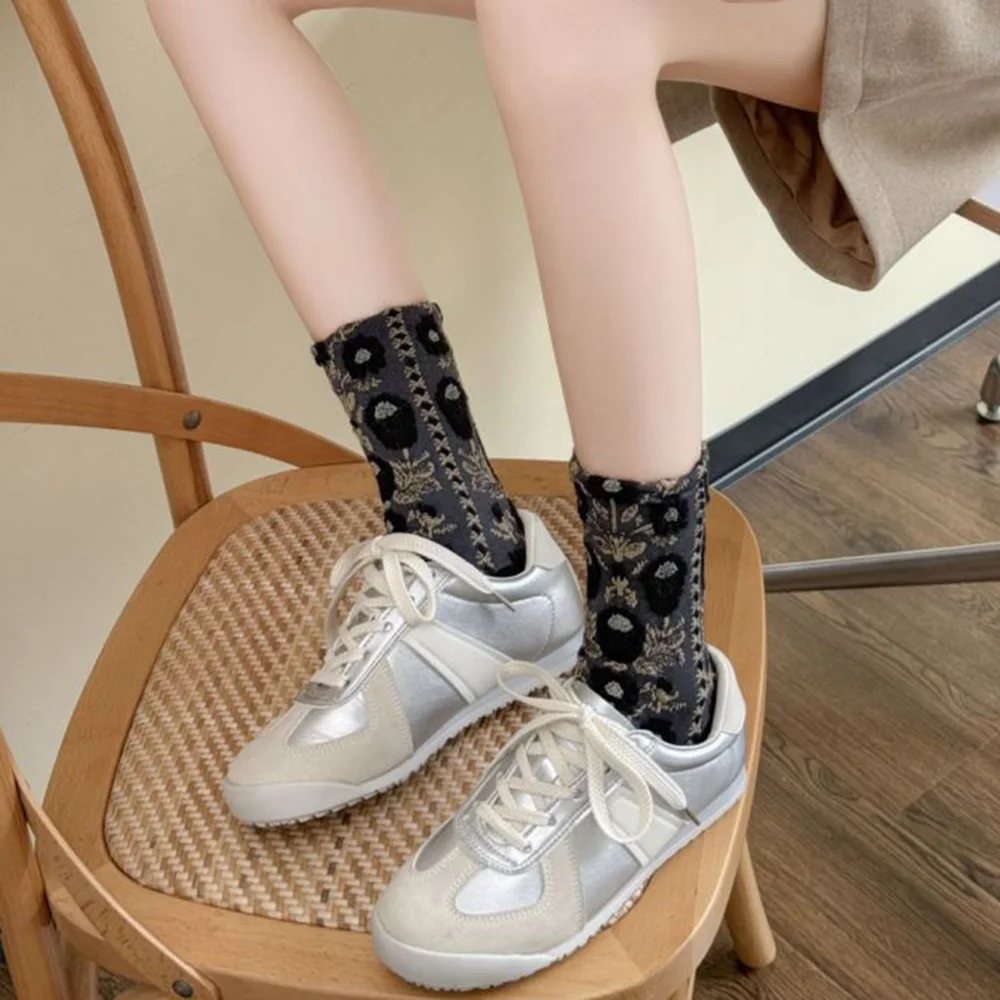 3 Pair Sweet Flower Print Socks For Woman Streetwear Accessories Korean Style Women Socks Cute Geometric Patterns Middle Tube