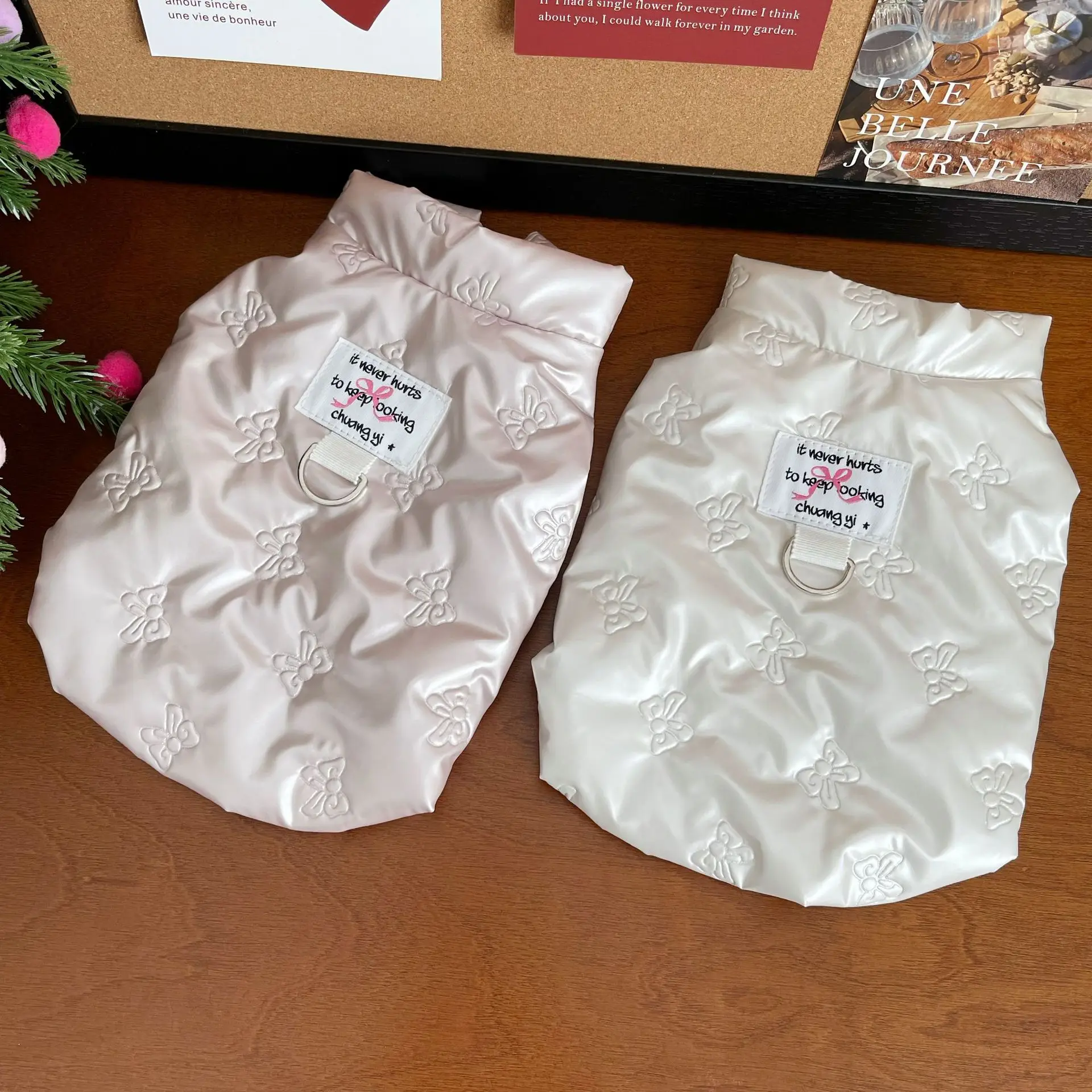 

Блестящее пальто для домашних животных, парки для собак, осень и зима с бархатным бантом, стеганое теплое хлопковое пальто, одежда для собак маленького и среднего размера