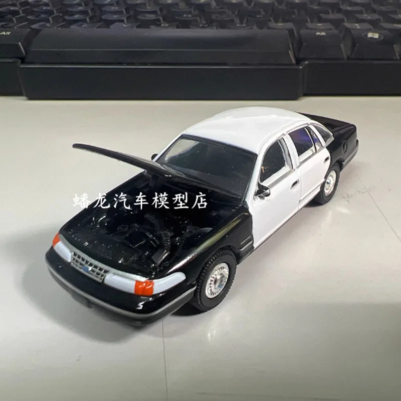 Greenlight Diecast 1:64 Scale Ford Crown Victoria Police Alloy Car Model Collection Display Toy Gifts Souvenirs