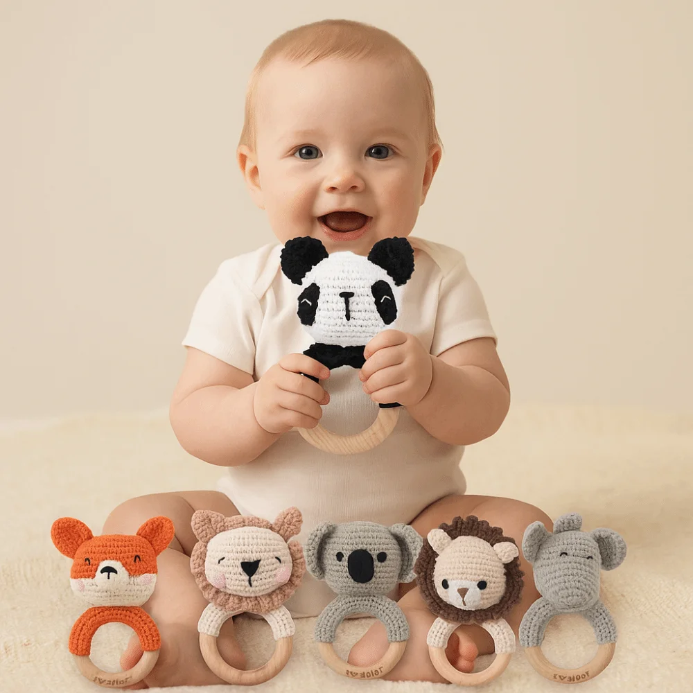 Leão, panda, elefante chocalho coala, raposa, hipopótamo design dos desenhos animados crochê animal chocalho anel de madeira função musical