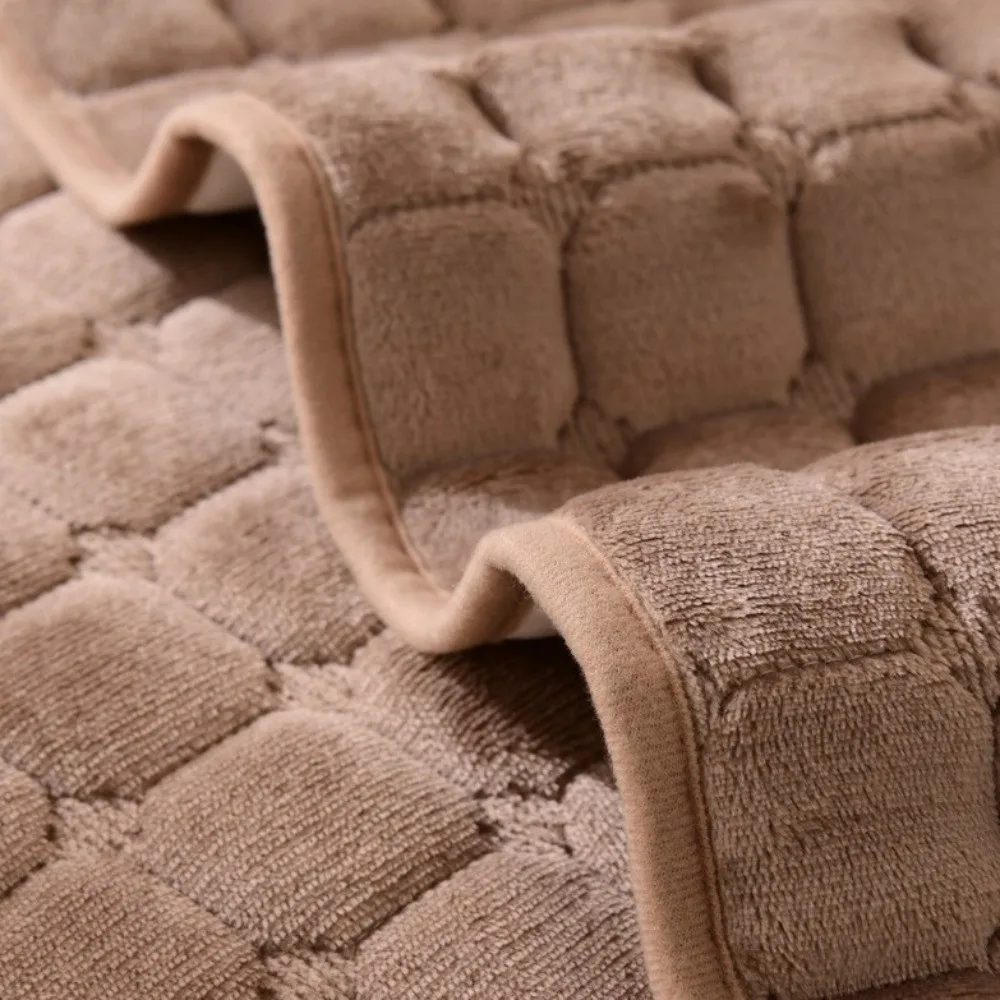 New Check Pattern Quilted Sofa Cover Solid Color Anti-Slip Sofa Seat Mat Soft Thickened Furniture Protector Home Decor
