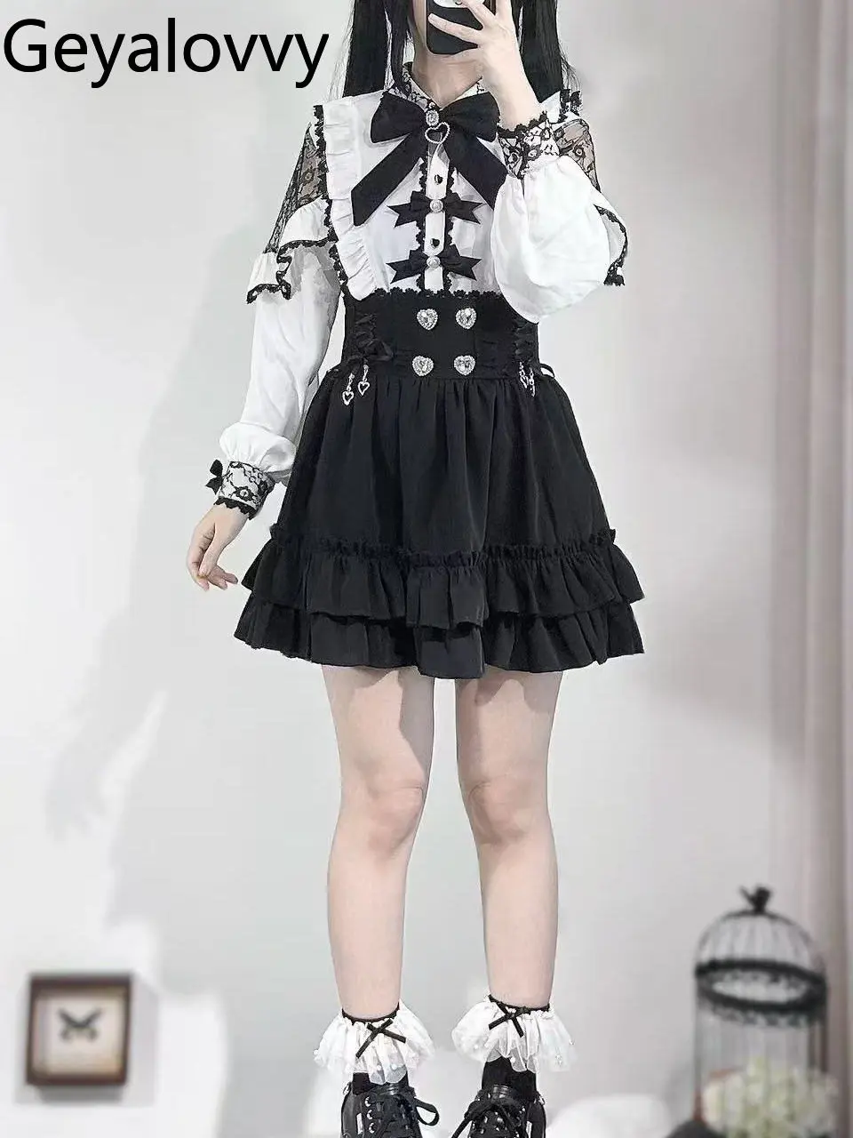 Primavera y novedad de verano, Top versátil de manga larga para niñas dulces, camisa blanca de encaje francés de mina japonesa de producción en masa Original