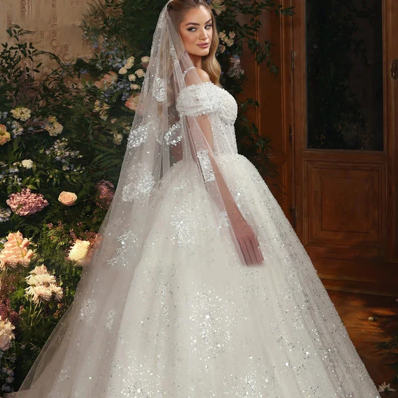

KAARI KAARIE Sweetheart Lace Court Train Ball Gown Wedding Dress Luxury Beading Spaghetti Straps Princess Bridal Gown