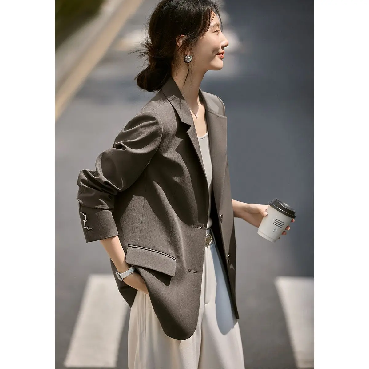 

Женский костюм Ele простого дизайна, весна 2022, длинная верхняя одежда Sve Hang Sensation, топ высокого качества, модная атмосфера