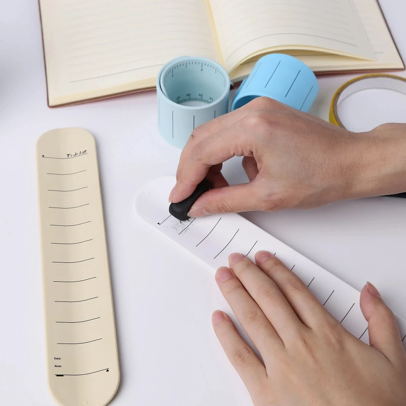 Anillo de bolsillo de silicona para escribir notas, correa de muñeca impermeable borrable con escala de gran tamaño para niños