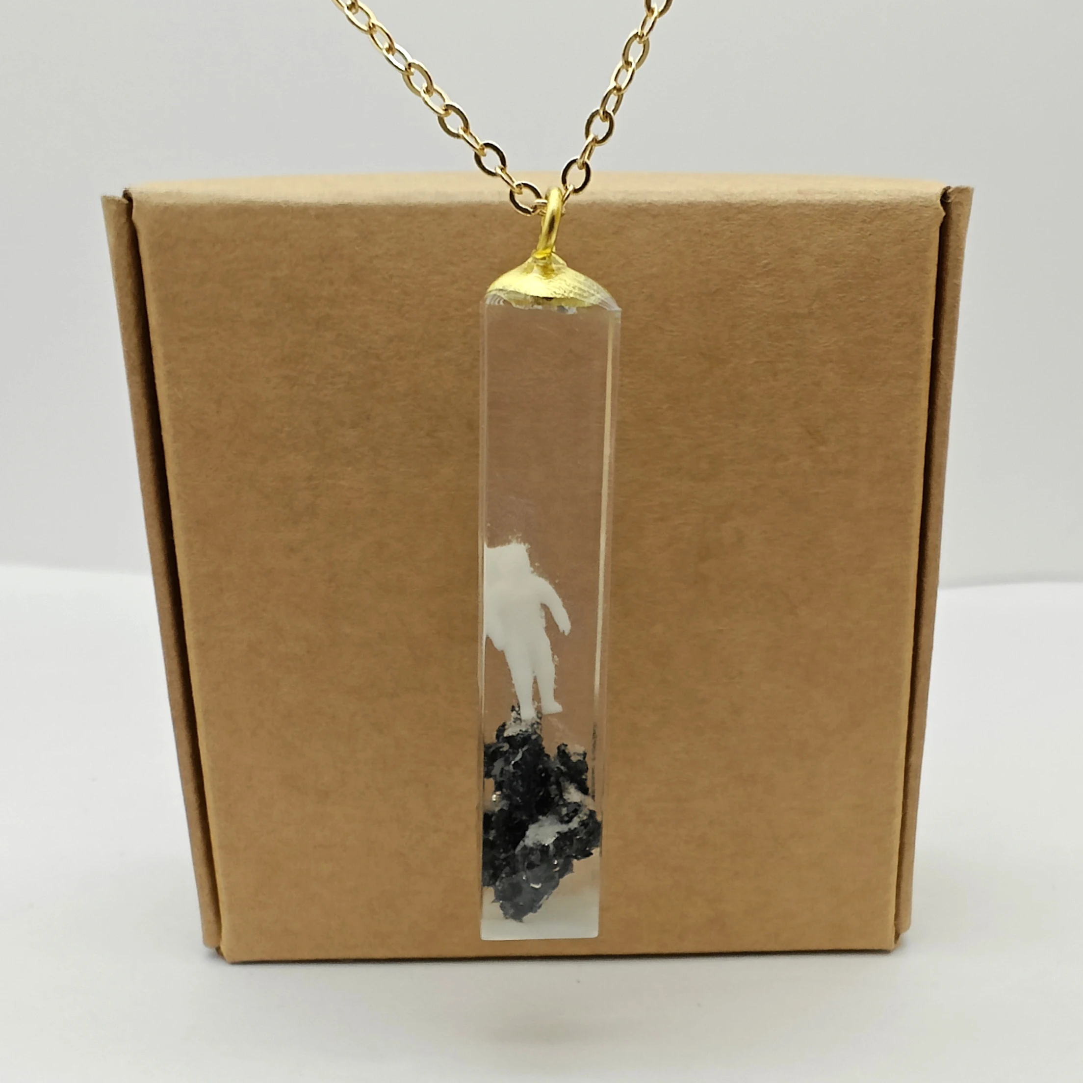 Spaceman 3D Astronaut Glow in the Dark Cube Resin Gold Color Pendant Chain Long Necklace Women Boho Fashion Jewelry Handmade