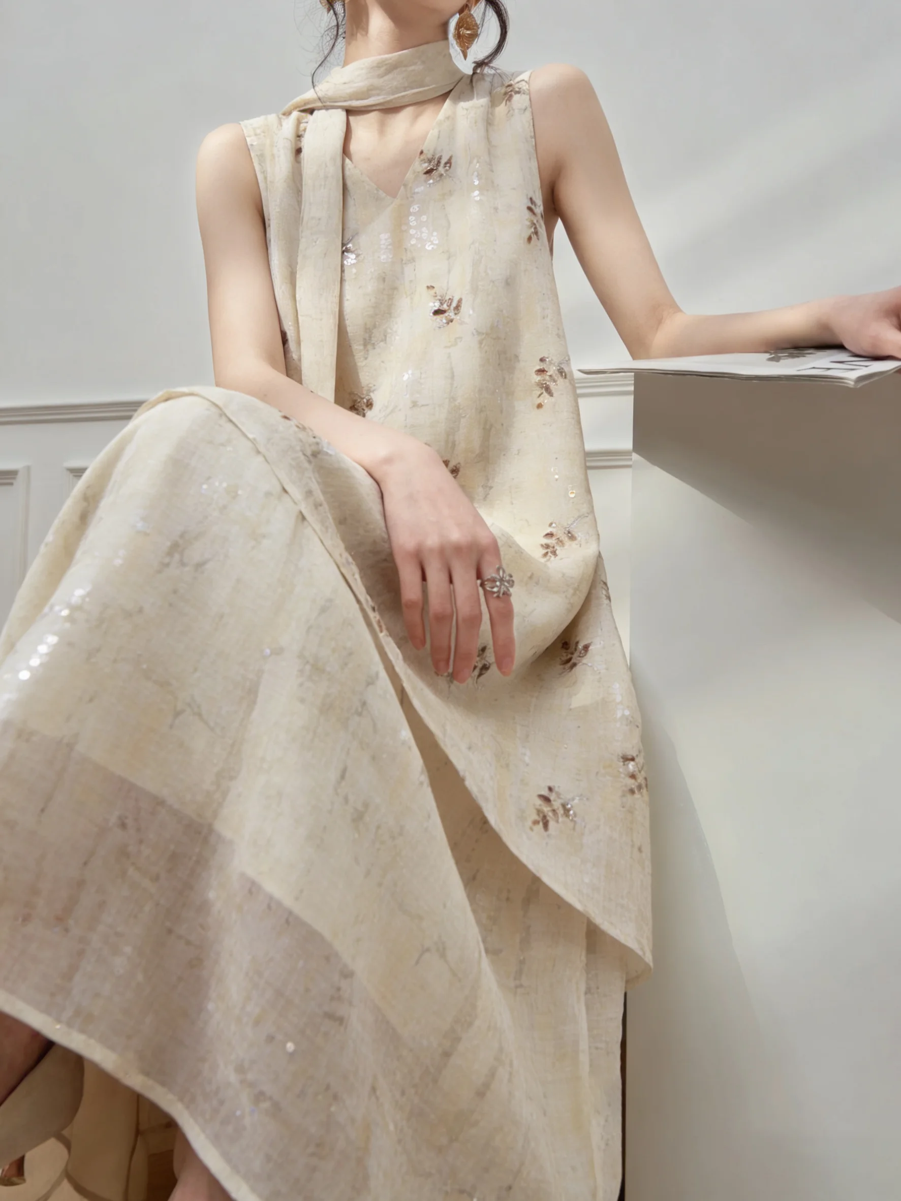 

Новое элегантное женское летнее платье с V-образным вырезом, расшитое пайетками, с асимметричным подолом, без рукавов, в праздничном стиле, А-силуэт