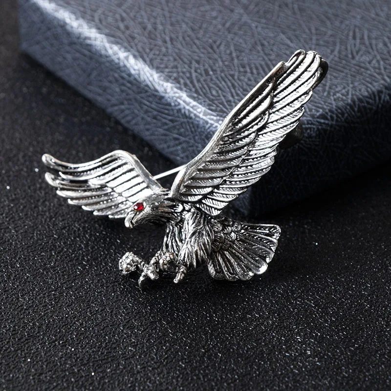 New Vintage Eagle Animal Brooches Metal Birds Badge Collar Pins Suit Shirt Lapel Pin Jewelry for Men Accessories Gifts