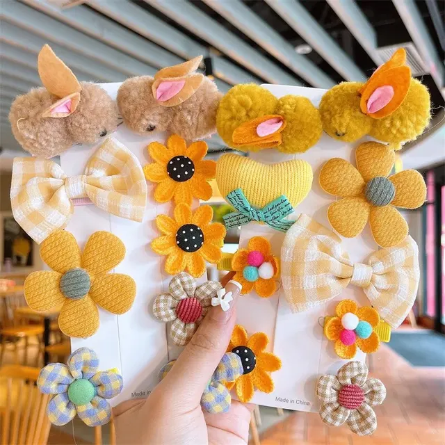 9 sztuk/zestaw Cartoon Bunny Flower spinki do włosów dla dzieci śliczne pluszowe króliki szpilka małe dziewczynki Barrettes nakrycia głowy dziecięce akcesoria do włosów