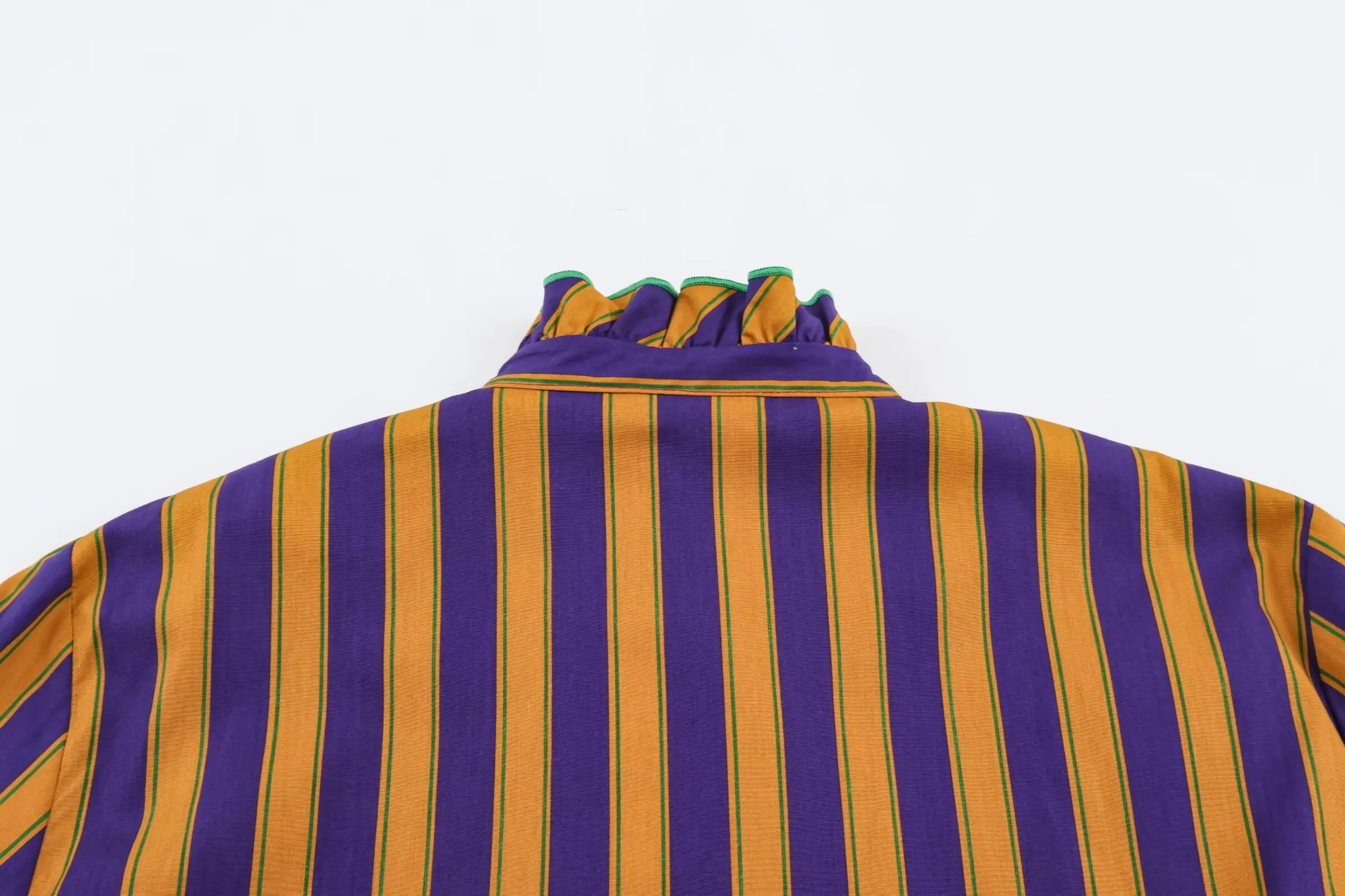BSAY 2026 Herbst Damen Elegantes Büro-Streifenhemd mit Stehkragen, Rüschenbesatz, Langen Ärmeln, Lockerer Passform, Knopfleiste Vorne, Pendler-Bluse – Detail 12