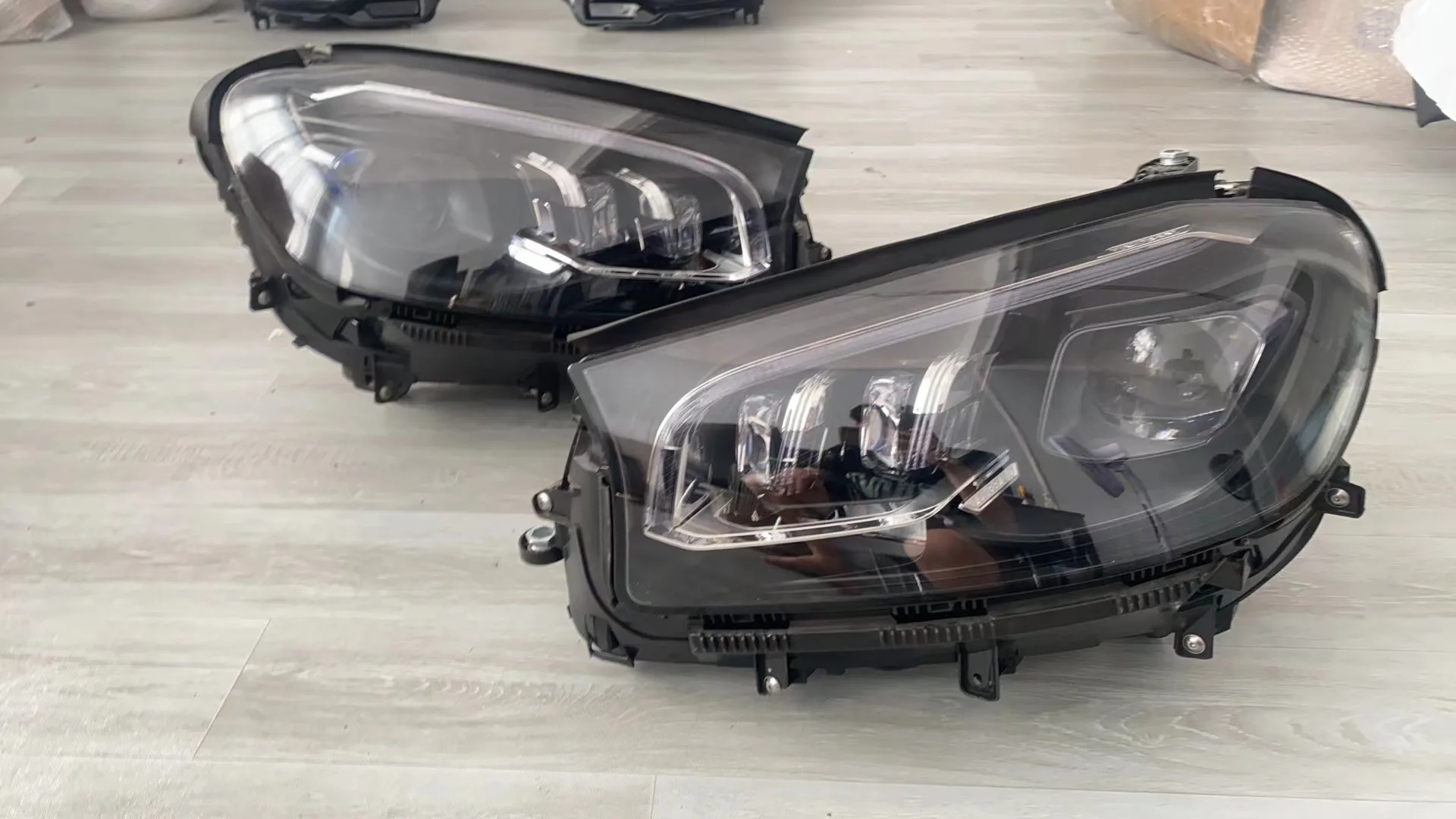 

Wholesale Geometric Multi-Beam H4 H7 Halogen Xenon Vehicle Led Headlight Assembly for 2020-2024 Mercedes GLS 167