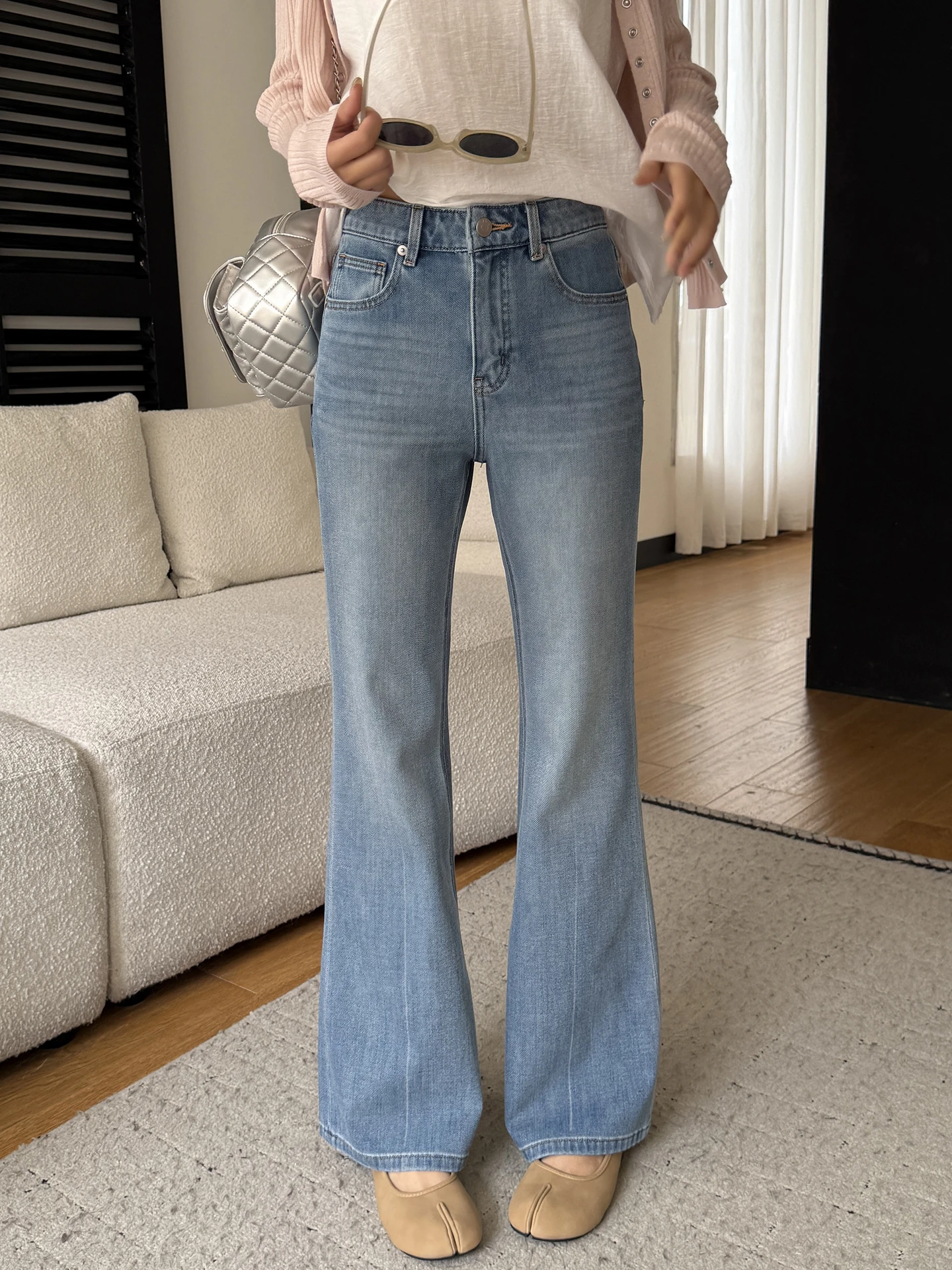 

Весна 2026: Женские джинсы-клеш с высокой талией, светлый деним, прямые широкие брюки в пол, дышащий хлопок