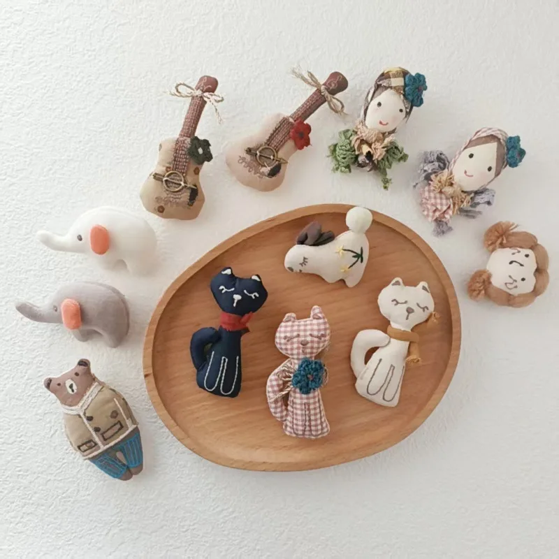 Broche de Lino y Algodón Hecho a Mano, Nuevo 2026, con Diseño de Flor Azul, Guitarra y Conejo, Estilo Bosque Japonés, Vintage y Lindo, Accesorio de Ropa