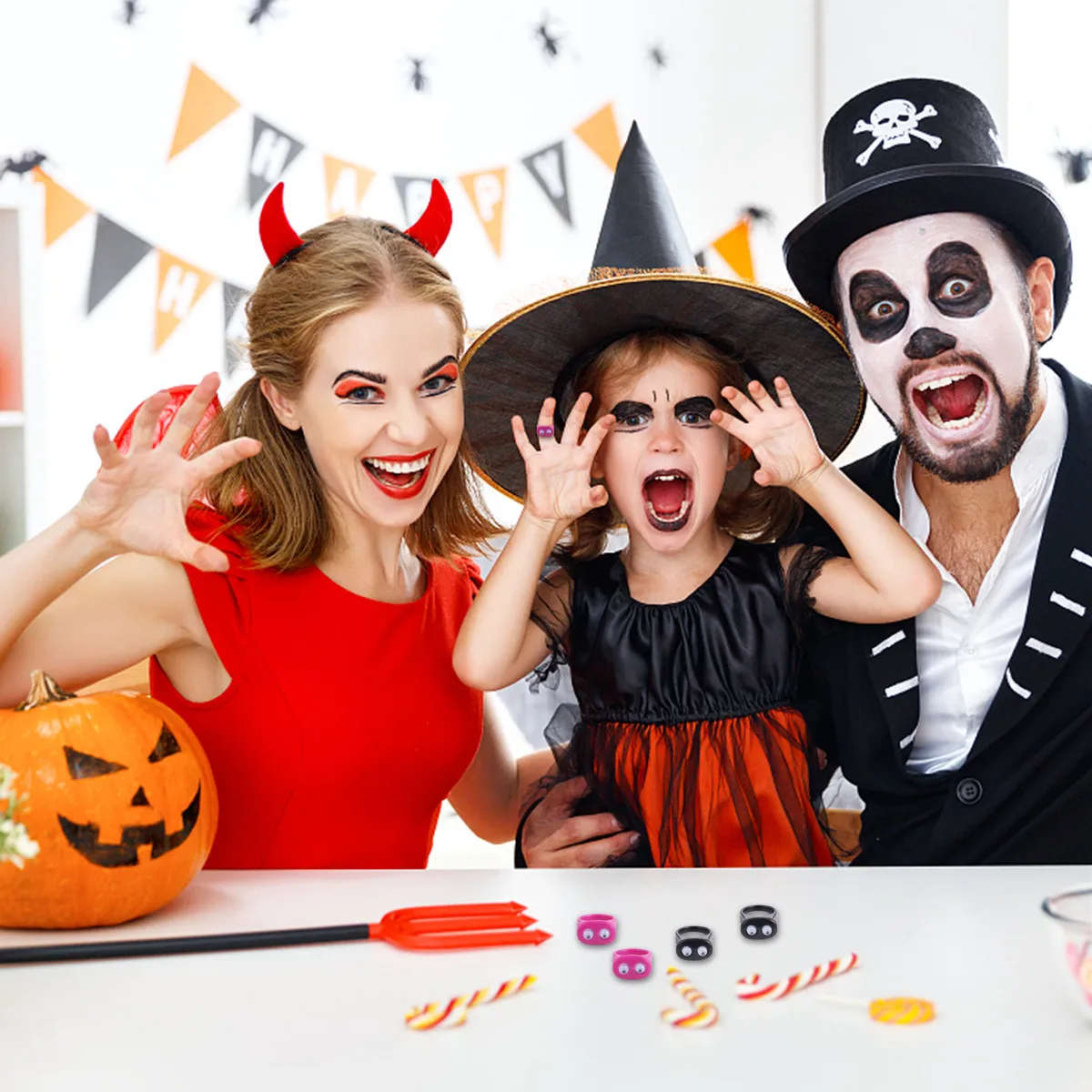 

20Pcs Kids Halloween Ring Creative Funny Plastic Finger Rings Party Props for Indoor Outdoor Halloween Party Entertainment