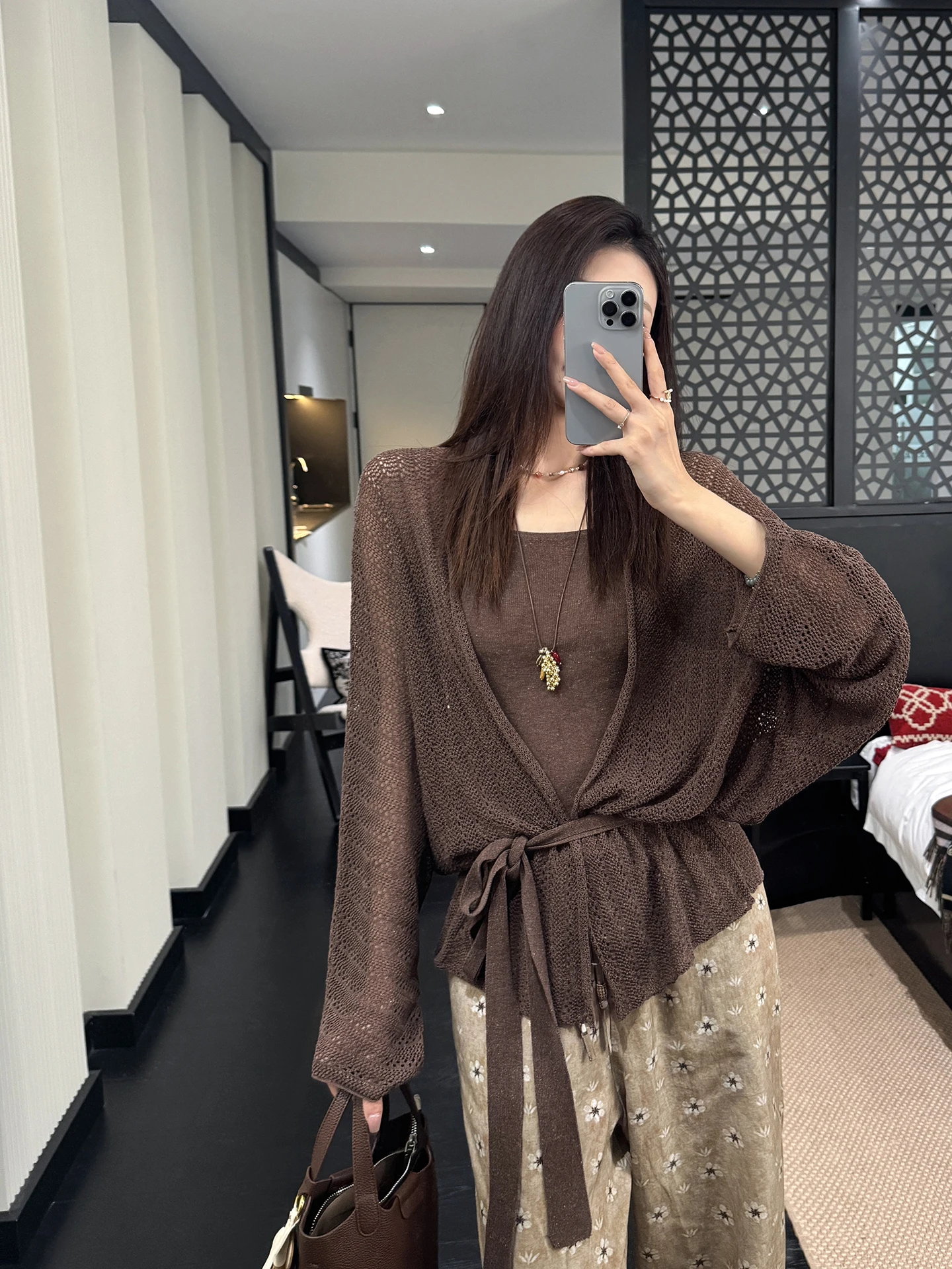 

Комплект из вязаного жилета и кардигана Zhang ei Autumn Cloud Light Velvet Fog с вырезами, из льна и вискозы, с поясом, в корейском стиле